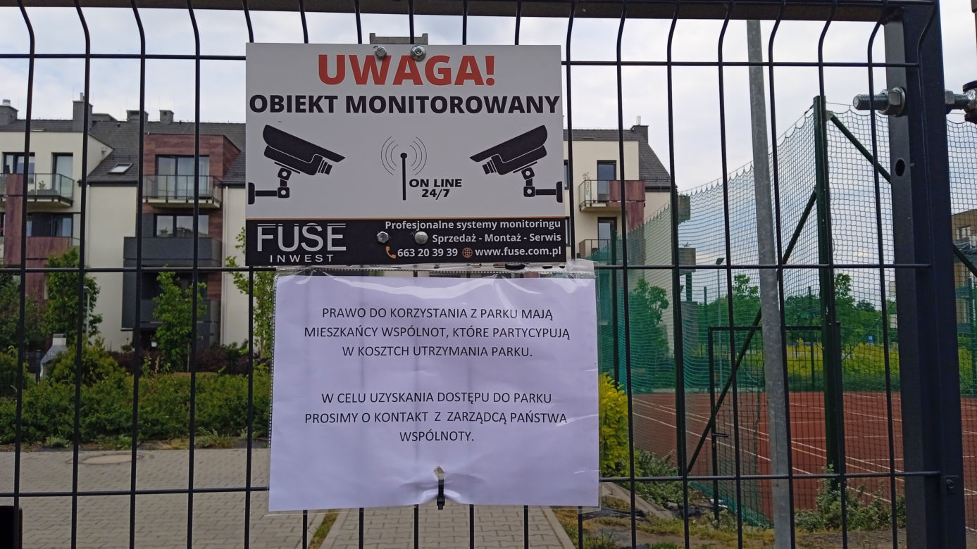 Plac zabaw na Partynicach placem niezgody. "Mój syn został wykluczony" 