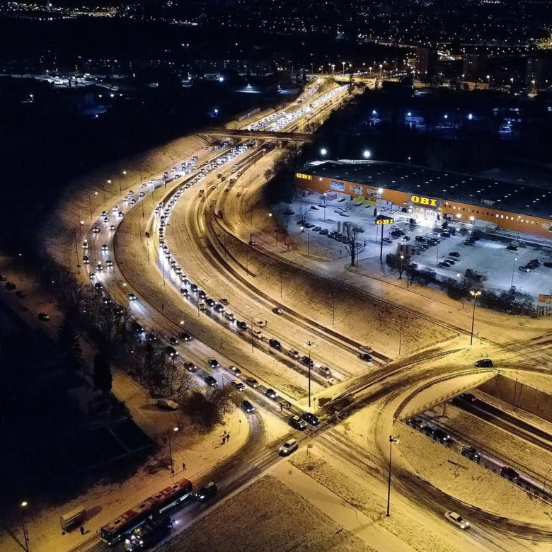 Fatalne warunki w Lublinie! Autobusy taranowały osobówki, wszędzie stłuczki i korki