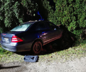 Pijany 19-latek rozbił Mercedesa w Adamowie