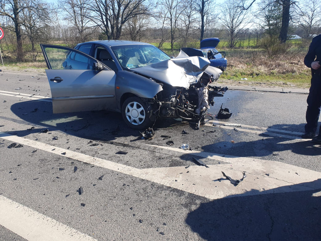 Wypadek na obwodnicy Jasienia. Na miejscu pojawił się śmigłowiec LPR
