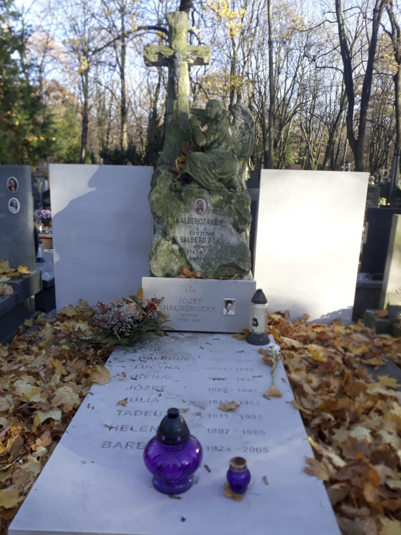 Odnowione groby znanych Polaków na Starych Powązkach
