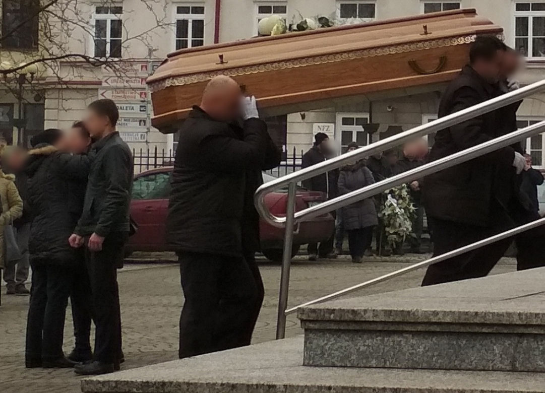  Zmasakrował Marcina w bramie, bo złapał go na kradzieży. Łukasz W. trafił za kratki. Posiedzi 15 lat