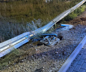 Gmina Zbuczyn: Na wysokości miejscowości Choja na autostradzie A2 auto osobowe uderzyło w barierki