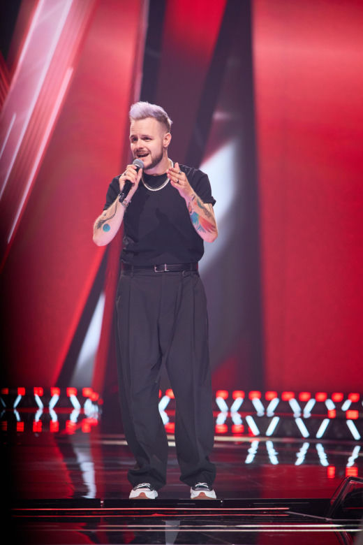 The Voice of Poland. Przez chorobę wstydził się śpiewać. Po 10 latach wraca odmieniony, by spełnić marzenia!