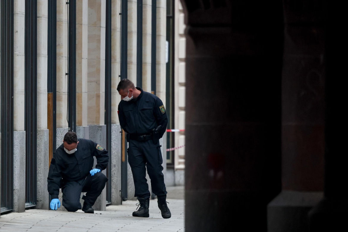 Dwoje zabitych i 80 rannych w Niemczech! Sprawca wjechał w tłum, był znany policji