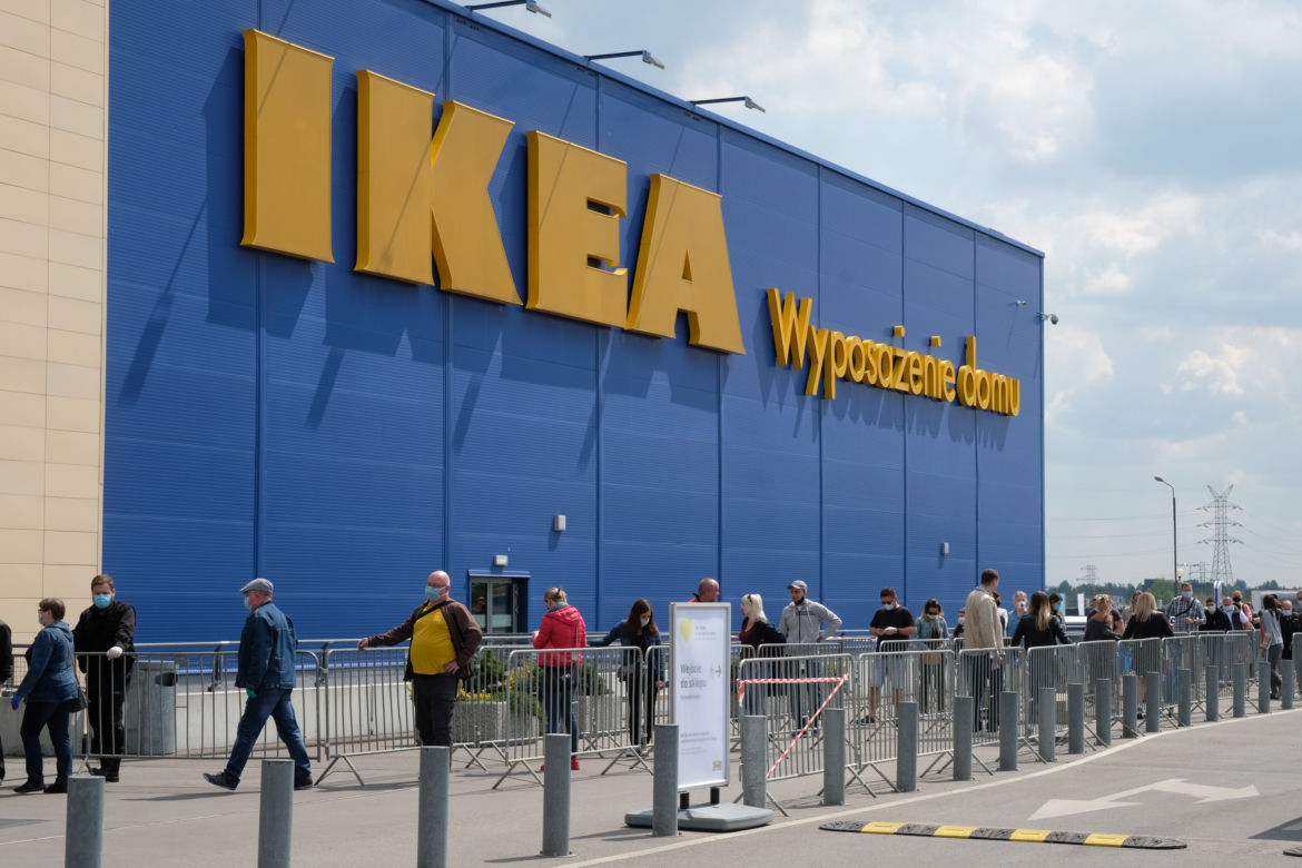 GIGANTYCZNE kolejki pod Ikeą w Katowicach [ZDJĘCIA]