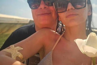 Skiba i młodsza żona znów to zrobili. Wszystko w rajskiej scenerii