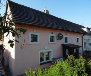 To jedno z najstarszych miast w województwie łódzkim. Zachwyca nietuzinkowym rynkiem