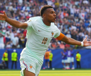 Kylian Mbappe z aktorką Ester Exposito na wakacjach na Sardynii