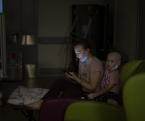 Tak żyją teraz dzieci na oddziale onkologicznym w Kijowie. Te zdjęcia łamią serca