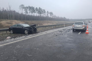 Gołoledź szaleje w Wielkopolsce! Tir wjechał w kwiaciarnię, setki kolizji na drogach