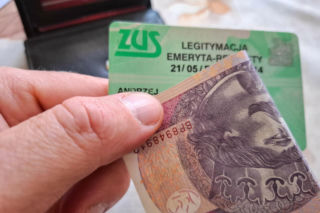 ZUS przeliczy emerytury i wypłaci wyrównania. Dotyczy to zwłaszcza emerytów z tych roczników