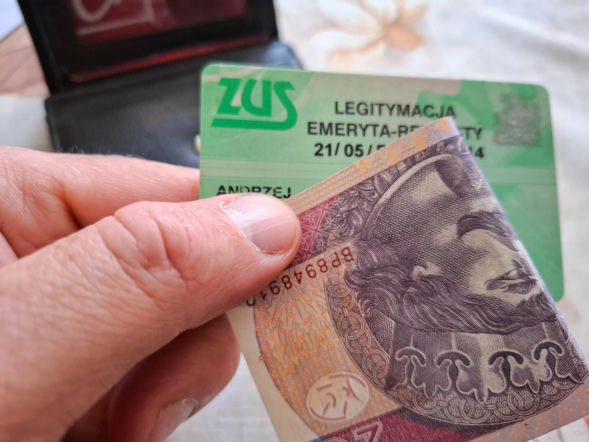 Chcesz dorobić do emerytury wynajmem pokoju? Ta prosta umowa może uchronić cię przed kłopotami