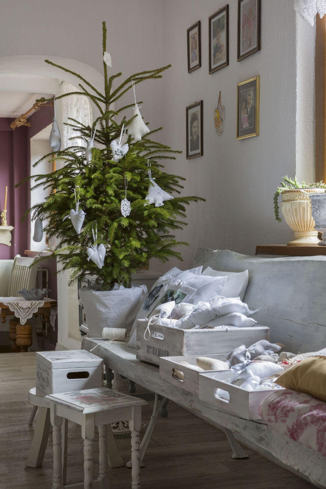 Świąteczne choinki w bieli