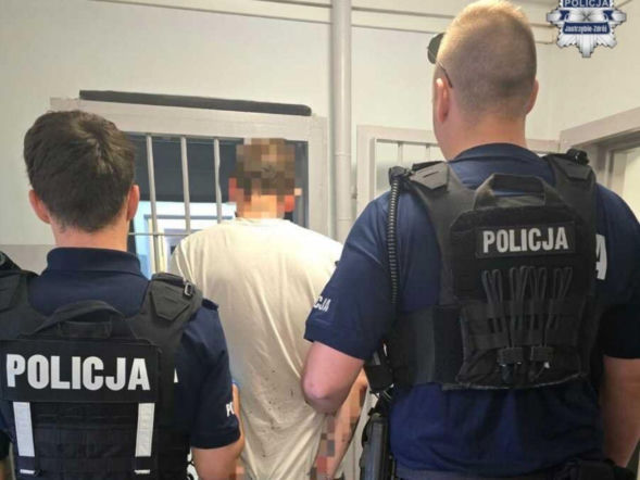 Horror w Jastrzębiu-Zdroju. Uderzył partnerkę tasakiem w głowę. Wbiegła we krwi na komendę