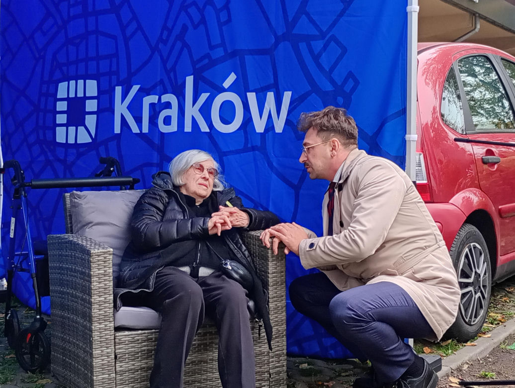 Nowy mural w Krakowie na cześć Andrzeja Wajdy. Żona reżysera nie kryje zachwytu