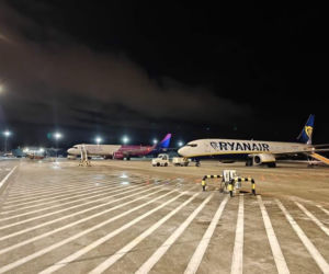 Atak zimy sparaliżował lotniska. Trzy samoloty wylądowały w Łodzi