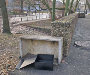 Katarzyna Bosacka w parku