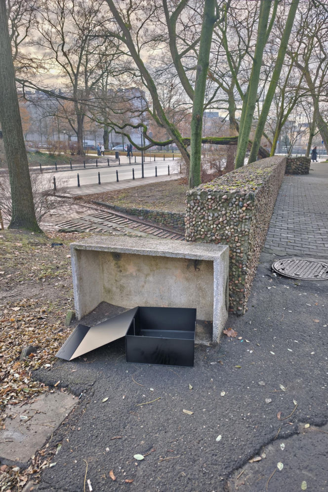 Katarzyna Bosacka w parku