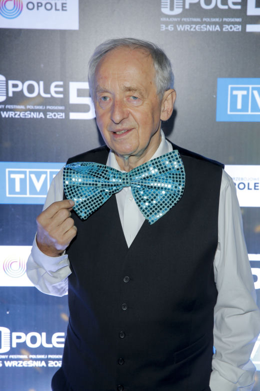 Andrzej Rosiewicz pląsa wśród seksownych dziewczyn: Był w swoim żywiole!
