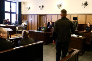 Pił piwo nad zwłokami Romana. Potem zadał mu 40 ciosów tasakiem. „Pamiętam tylko trzy”