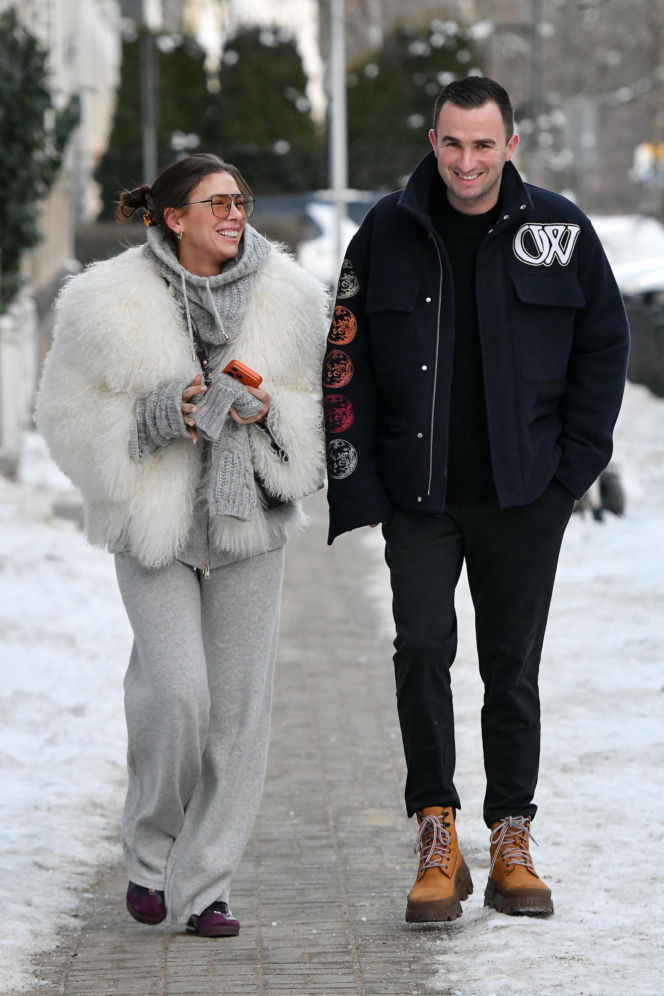 Klaudia Halejcio, mąż jej otworzył auto za całusa