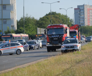 Kolejna ciężarówka rozbiła się przed wiaduktem