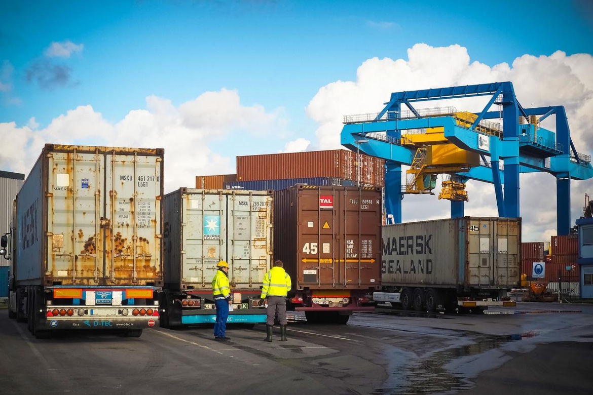 Specjaliści logistyki i transportu