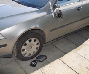 28-letni wandal zdemolował w Krakowie siedemnaście samochodów. Policji podał przyczynę