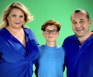 Barwy szczęścia po wakacjach 2021 nowa czołówka. Aldona (Elżbieta Romanowska), Borys (Jakub Wieczorek), Aleks (Hubert Wiatrowski)