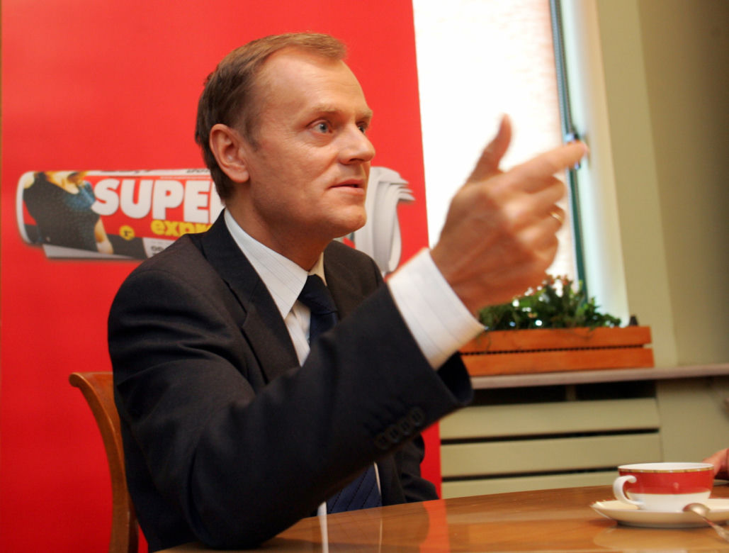 Tak polityka zmieniła Donalda Tuska. Wszystko widać na jego twarzy i głowie!