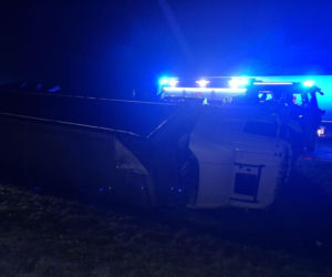 Wypadek na S5 koło Leszna. Ciężarówka z tytoniem wpadła do rowu