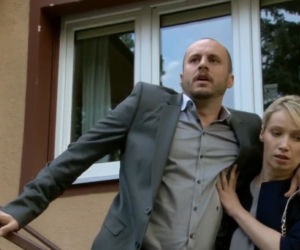 	M jak miłość odc. 1075. Robert Lubiński (Tomasz Borkowski), Beata (Joanna Orleańska)