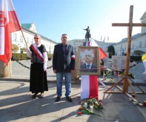 Apel Pamięci przed Pałacem Prezydenckim