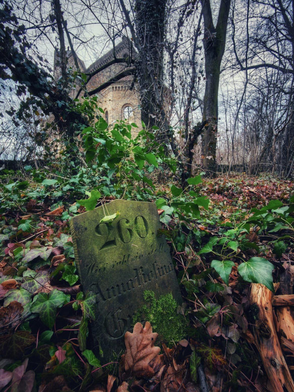 Zabójstwo pastora pod Bolesławcem. W opuszczonym kościele straszy już od prawie 80 lat 