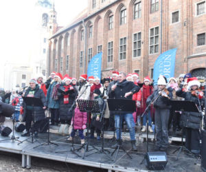 Orszak Trzech Króli 2026 w Toruniu. Zdjęcia z samego serca starówki