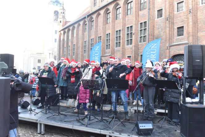 Orszak Trzech Króli 2026 w Toruniu. Zdjęcia z samego serca starówki