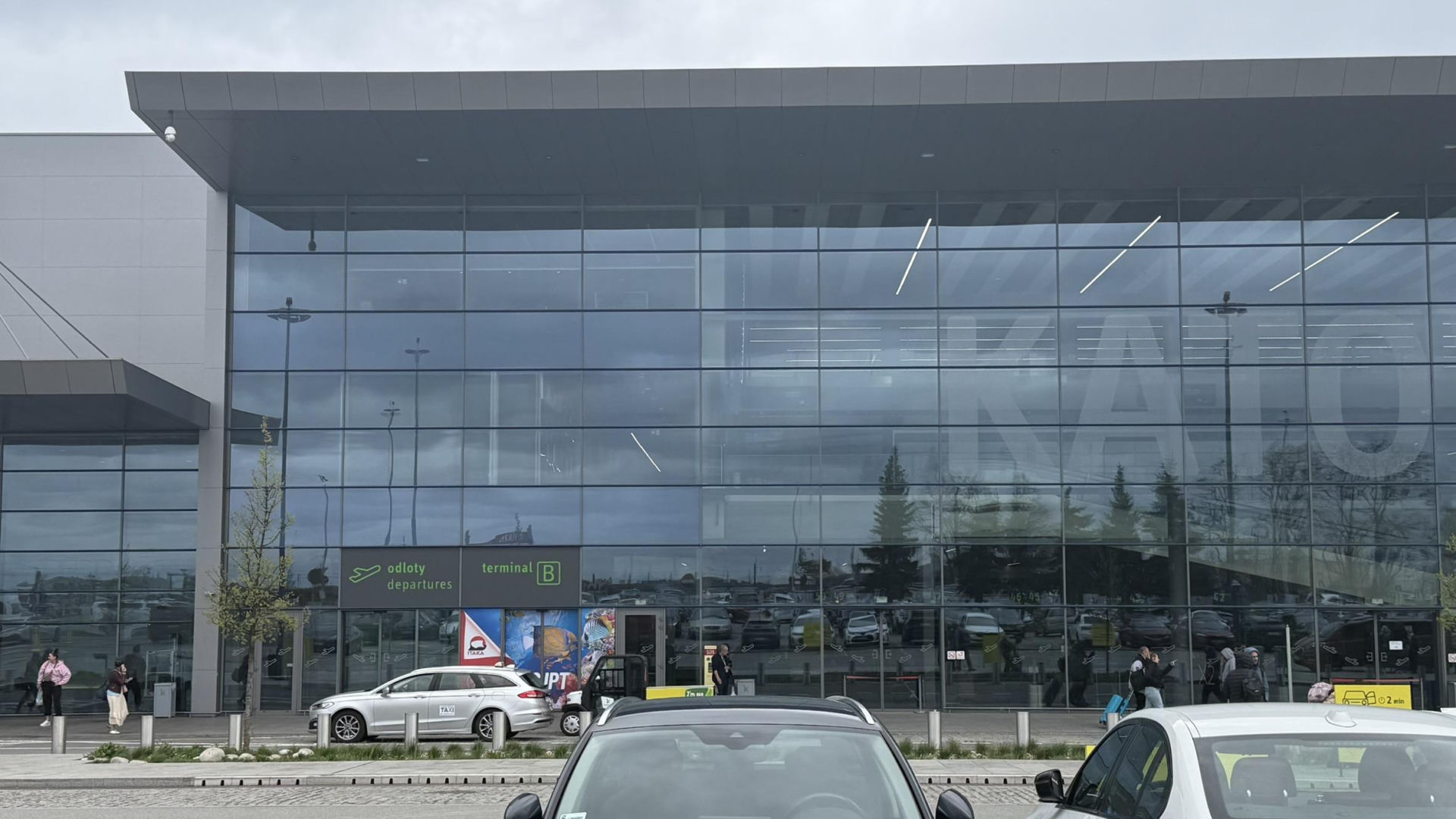 Podpisanie porozumienia Katowice Airport z DHL Express Polska