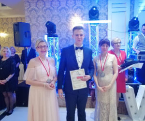Studniówka 2020. V LO w Białymstoku w Dworku Tryumf 