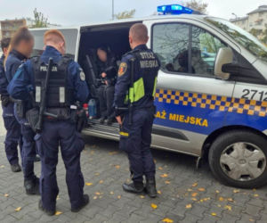 Tajemnicza noc 16-latki w Warszawie. Znaleźli ją przemarzniętą na ławce. Nie pamiętała, jak tam trafiła!