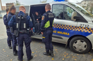 Tajemnicza noc 16-latki w Warszawie. Znaleźli ją przemarzniętą na ławce. Nie pamiętała, jak tam trafiła!