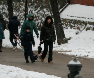 Marta Kaczyńska z synem na spacerze