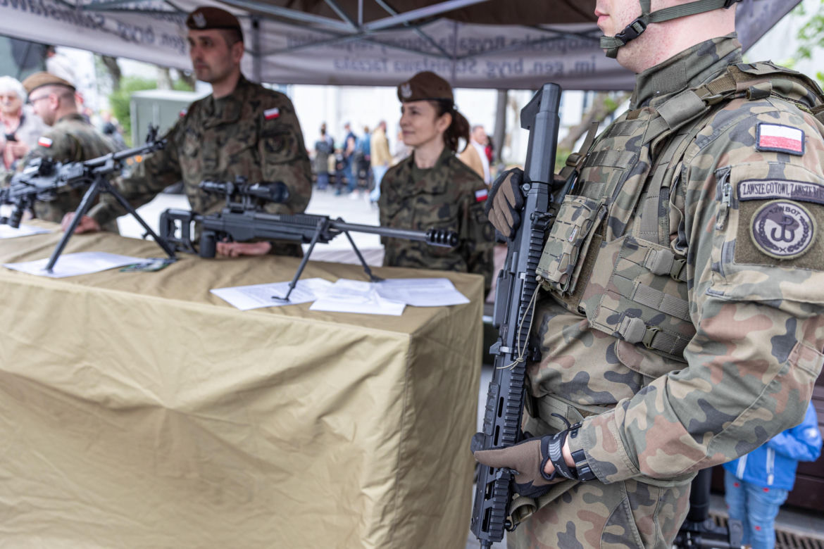 Wystawa sprzętu wojskowego z okazji 25. rocznicy przystąpienia Polski do NATO