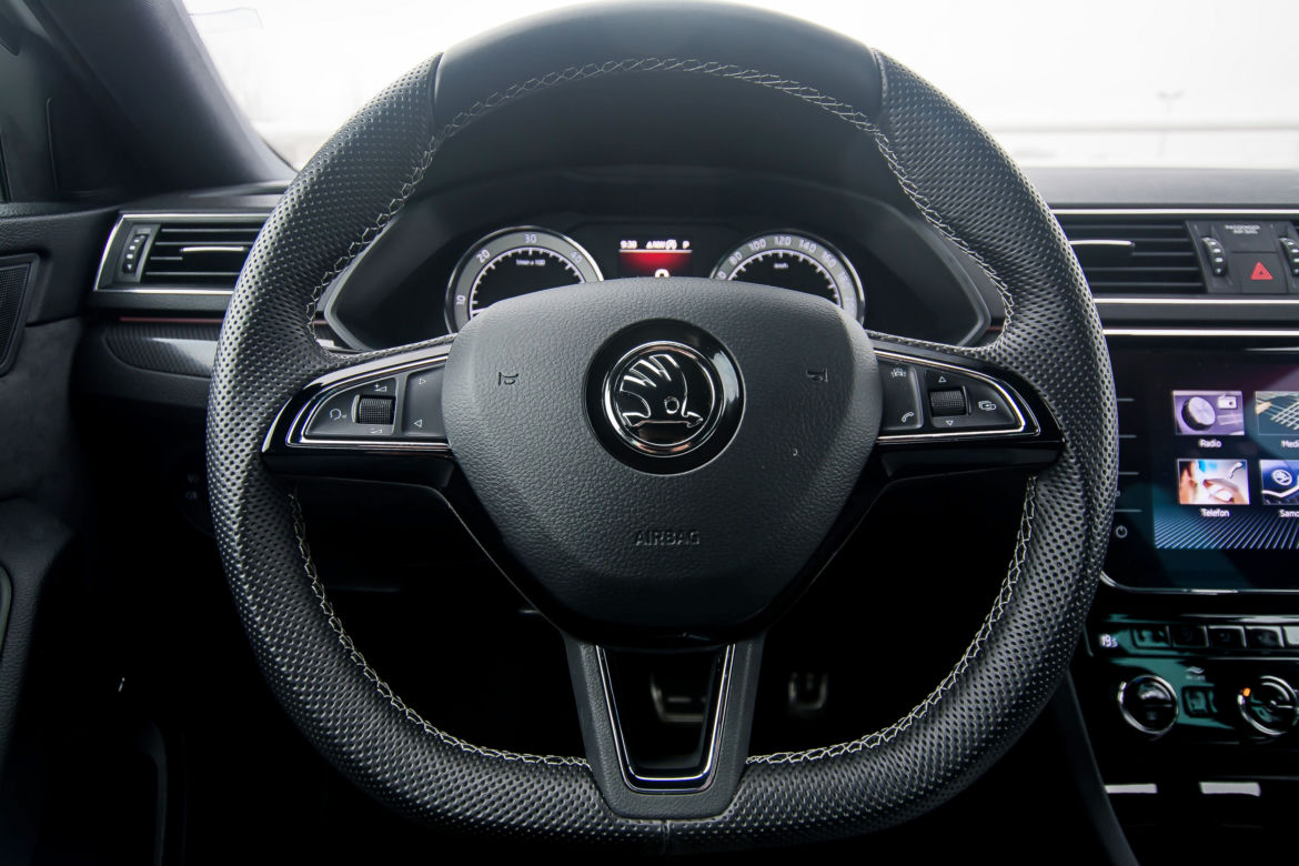 Skoda Superb Combi 2.0 TDI - wnętrze trzecia generacja