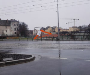 Gigantyczny wieszak w centrum Wrocławia