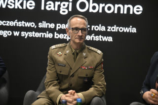 Warszawskie Targi Obronne. Scena Niebieska. Warszawskie Targi Obronne.. Scena Niebieska Jak w czasie kryzysu zapewnić łączność satelitarną instytucjom państwa i instytucjom rządowym? Budowa suwerennego systemu: potrzeby oraz krajowe zdolności przemysłowe