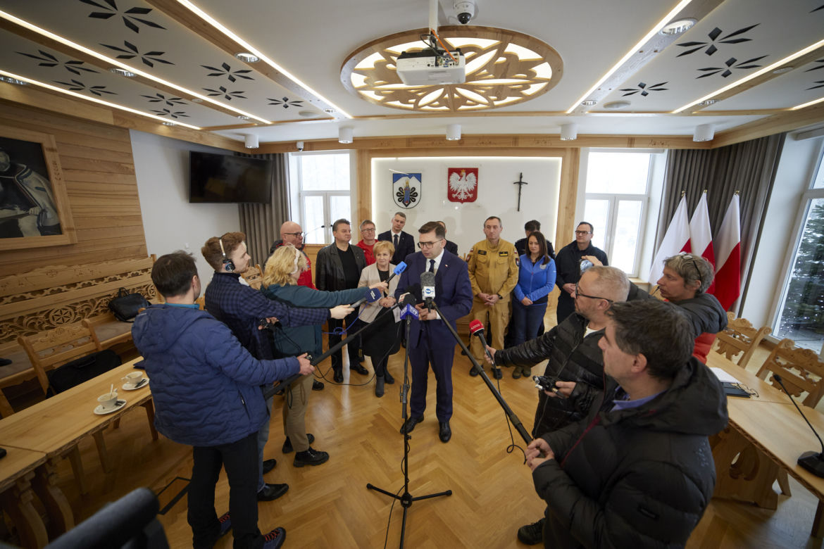 Posiedzenie Wojewódzkiego Zespołu Zarządzania Kryzysowego "Bezpieczne ferie dla dzieci i młodzieży w województwie małopolskim – 2023"