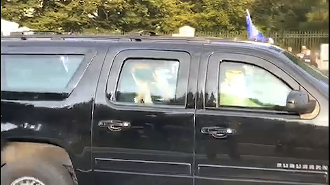 Trump WYSZEDŁ ze szpitala! Po chwili WRÓCIŁ. Ważne słowa lekarz