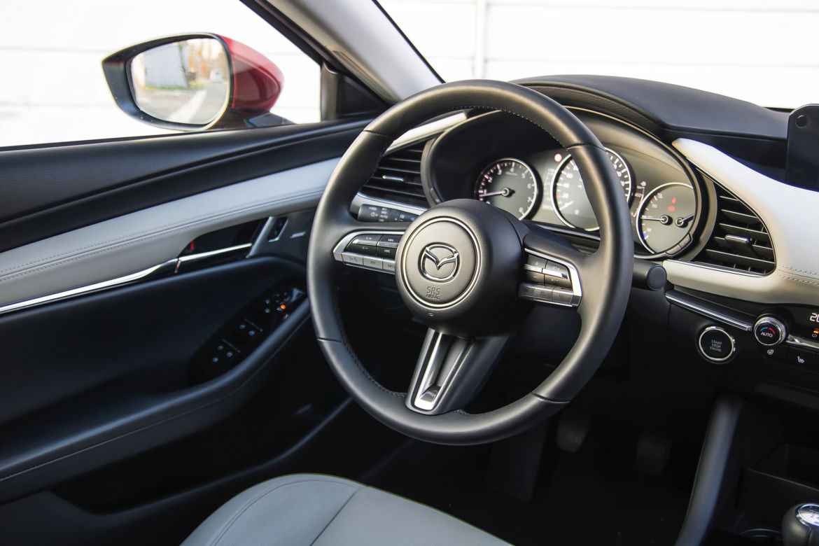 Mazda 3 Sedan 2.0 SKYACTIV-X 180 KM 6MT Enso