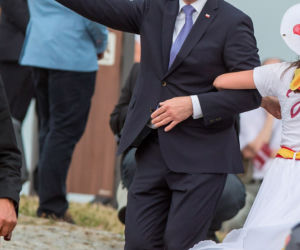 W Sylwestra chcemy się bawić z Trzaskowskim i Dudą